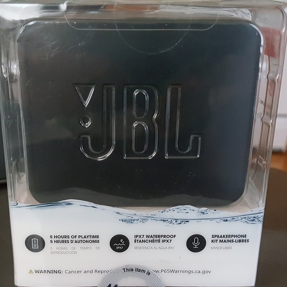 JBL Go2 *bluetooth waterproof speaker* - Picture 3 of 3